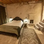 Luvi Cave 3*