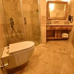 Luvi Cave فندق