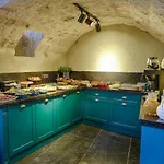 Luvi Cave 3*