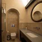 Luvi Cave فندق