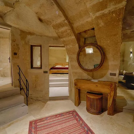 Luvi Cave Hotel *
