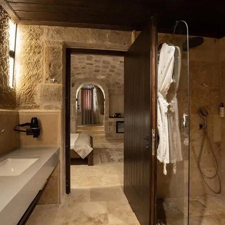 Hotel Luvi Cave *