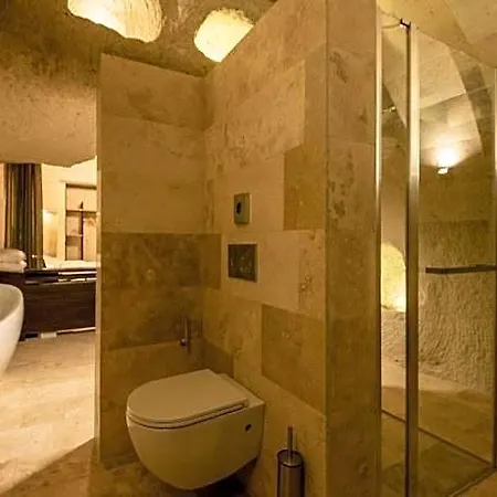 Luvi Cave 3*