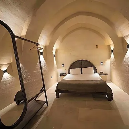 Hotel Luvi Cave